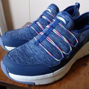 Skechers Arch Fit Size 9 Worn 2 x's w/Box